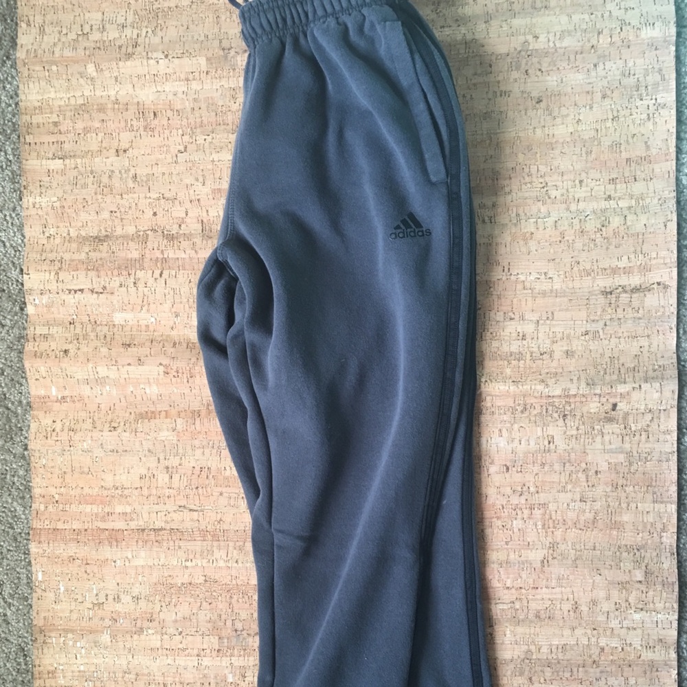 Adidas Men’s essential fleece joggers